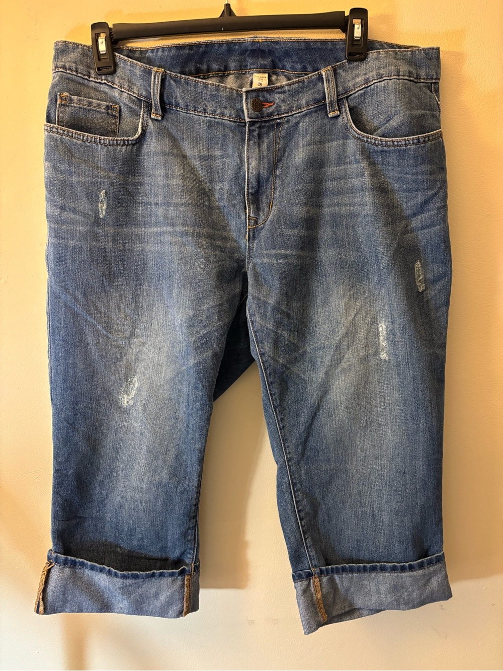 Old Navy Women’s Plus Size 18 Distressed Denim Capris Cuffed